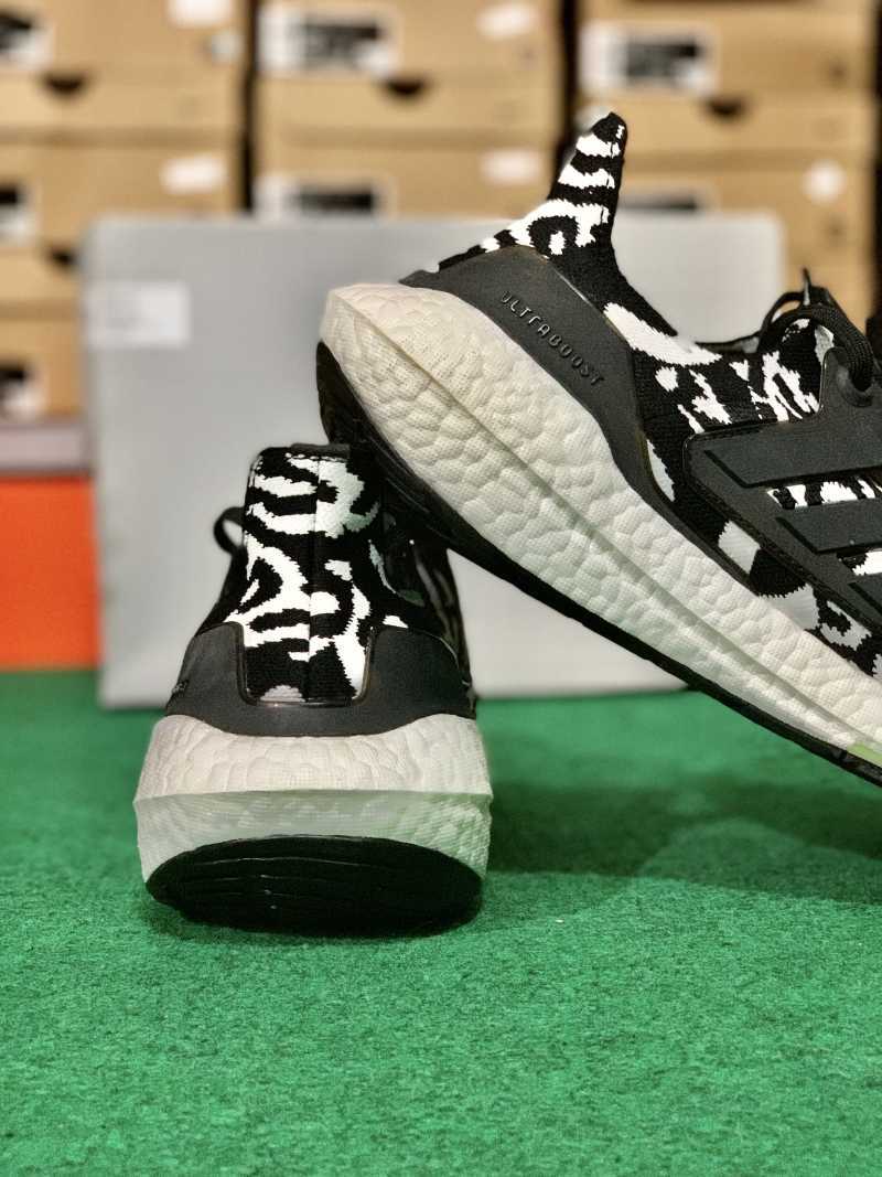 Promo SEPATU SNEAKERS PRIA ADIDAS ULTRABOOST 22 ORIGINAL STORE BNIB (GX6300)  Diskon 40% di Seller OMAH SEPATU ORI - Beji, Kab. Semarang | Blibli