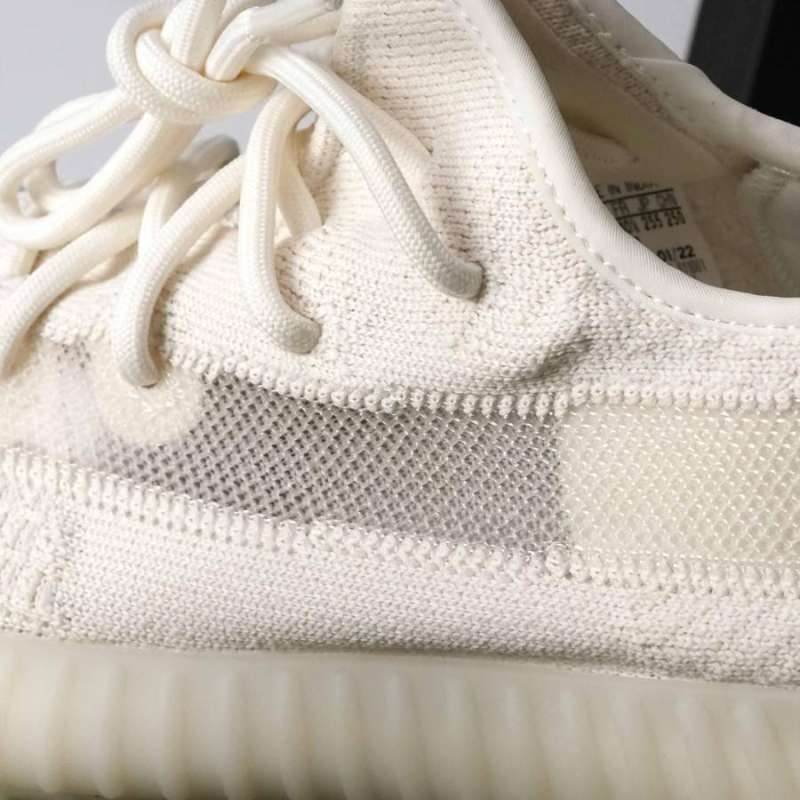 Promo Yeezy Boost 350 V2 White Bone (100% Authentic) - 40 2/3 Diskon 5% di  Seller Senikersku_ID Official Store - Senikersku | Blibli