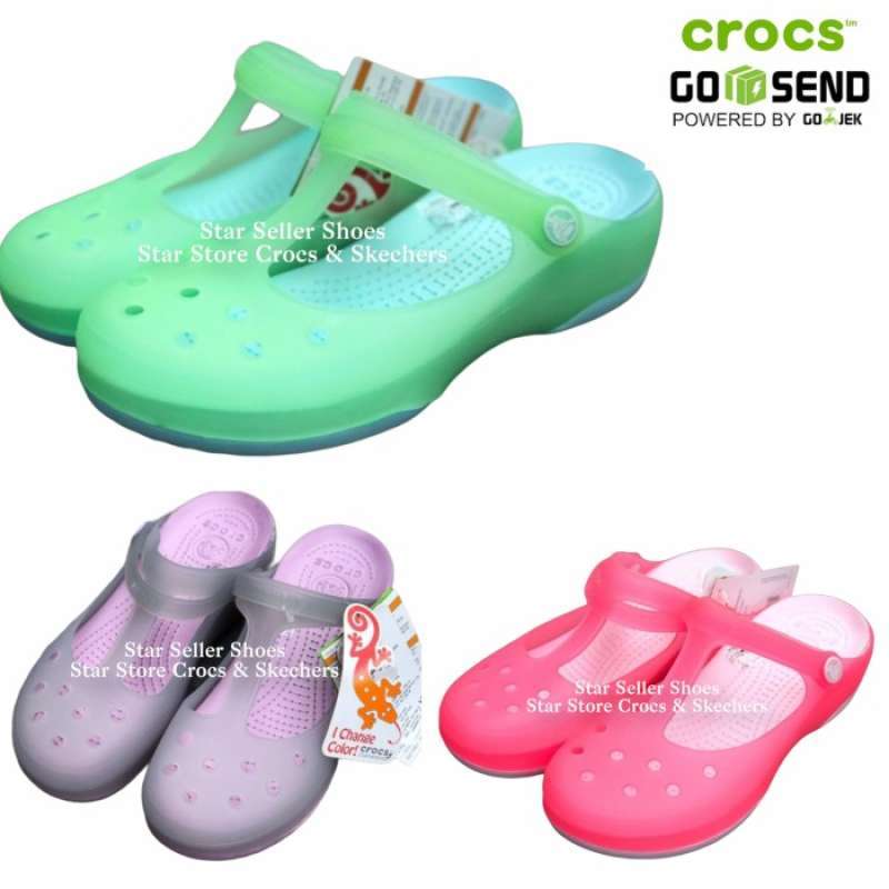Sandal online crocs wanita