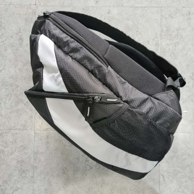 Fed team deals backpack