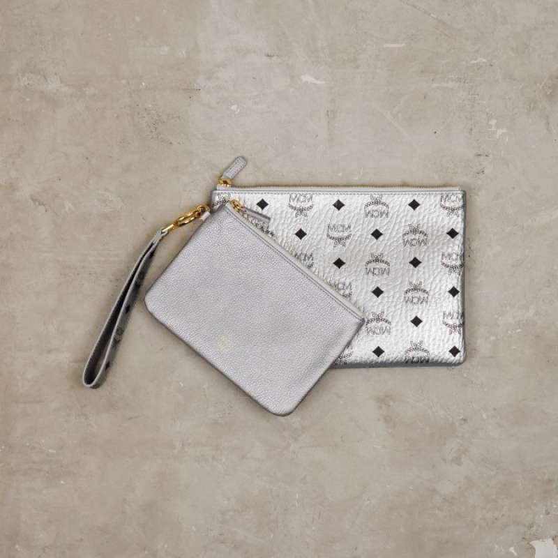 Harga clearance beg mcm