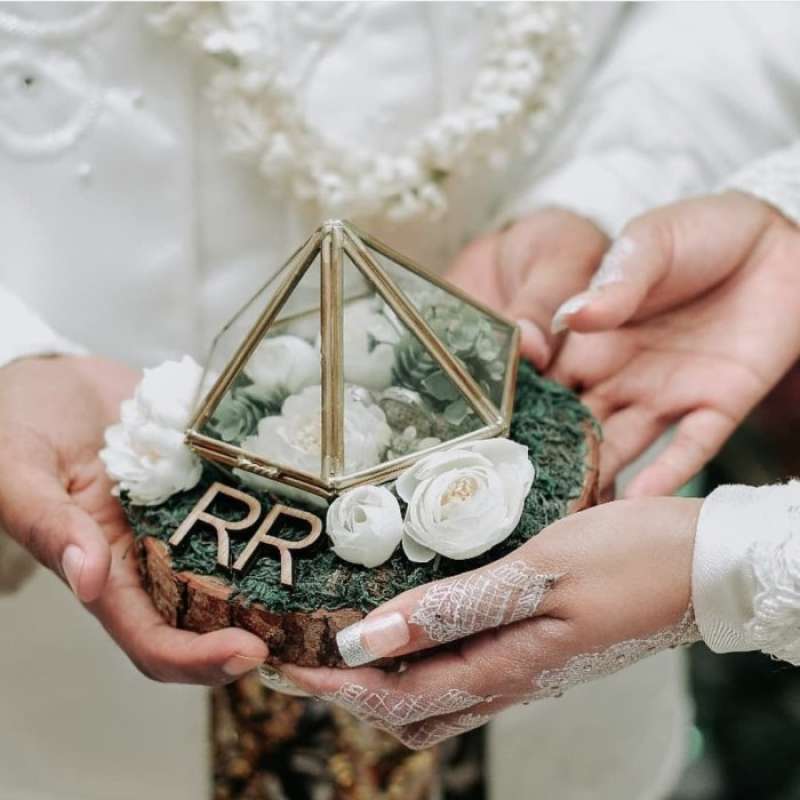 Promo Rustic Pyramid Ring Bearer Terrarium Bunga Kain Artificial