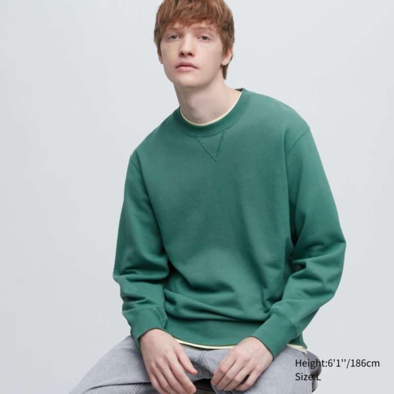 Uniqlo green sweatshirt 2025
