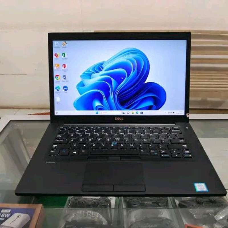 DELL LATITUDE 7480 CORE I5 GEN 6TH RAM 8GB/SSD 256GB LAYAR 14 INCHI