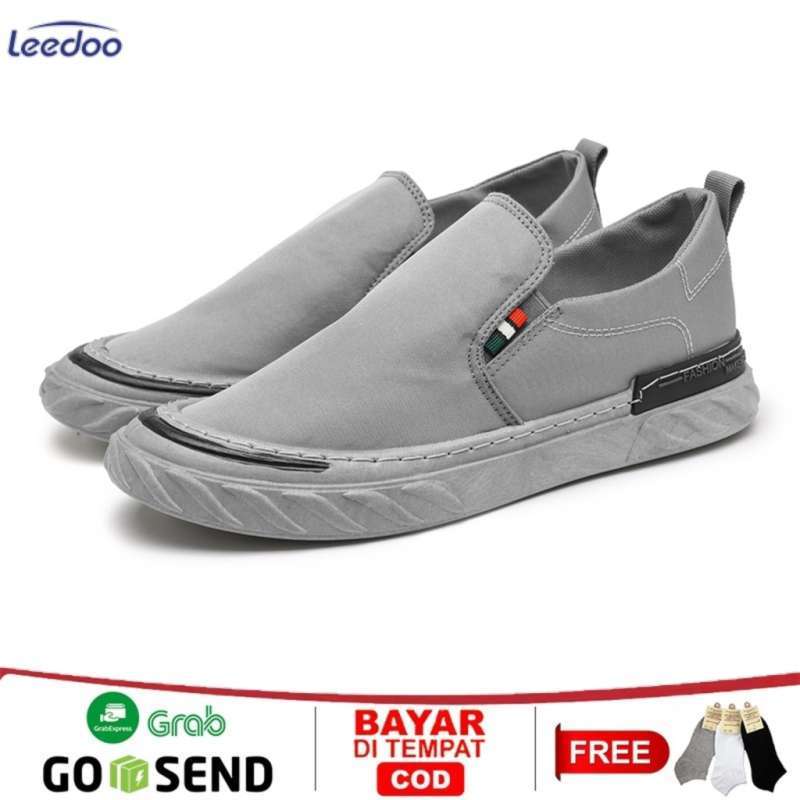 Sepatu slip on store canvas