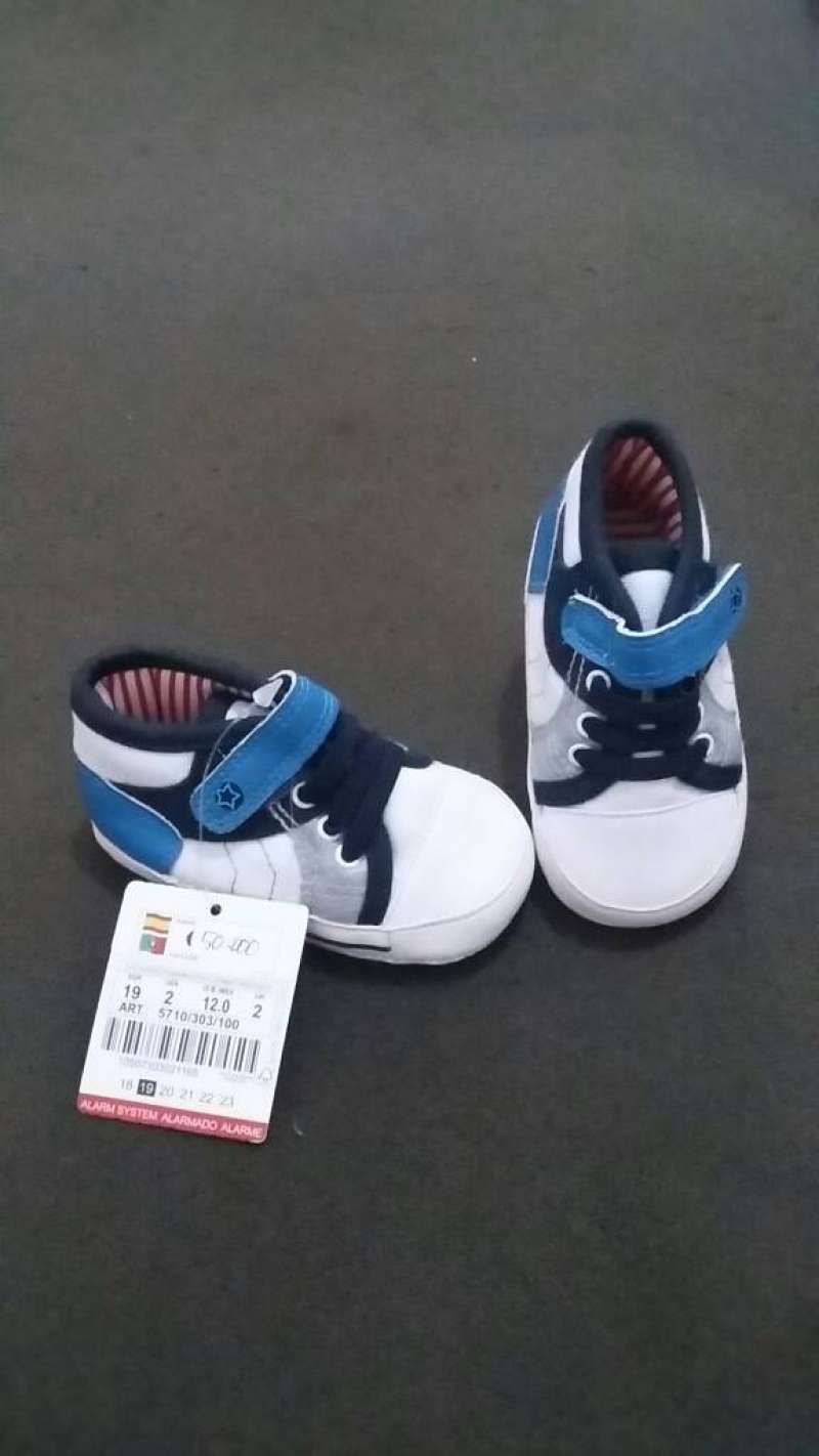 Infant puma shoes sales zara