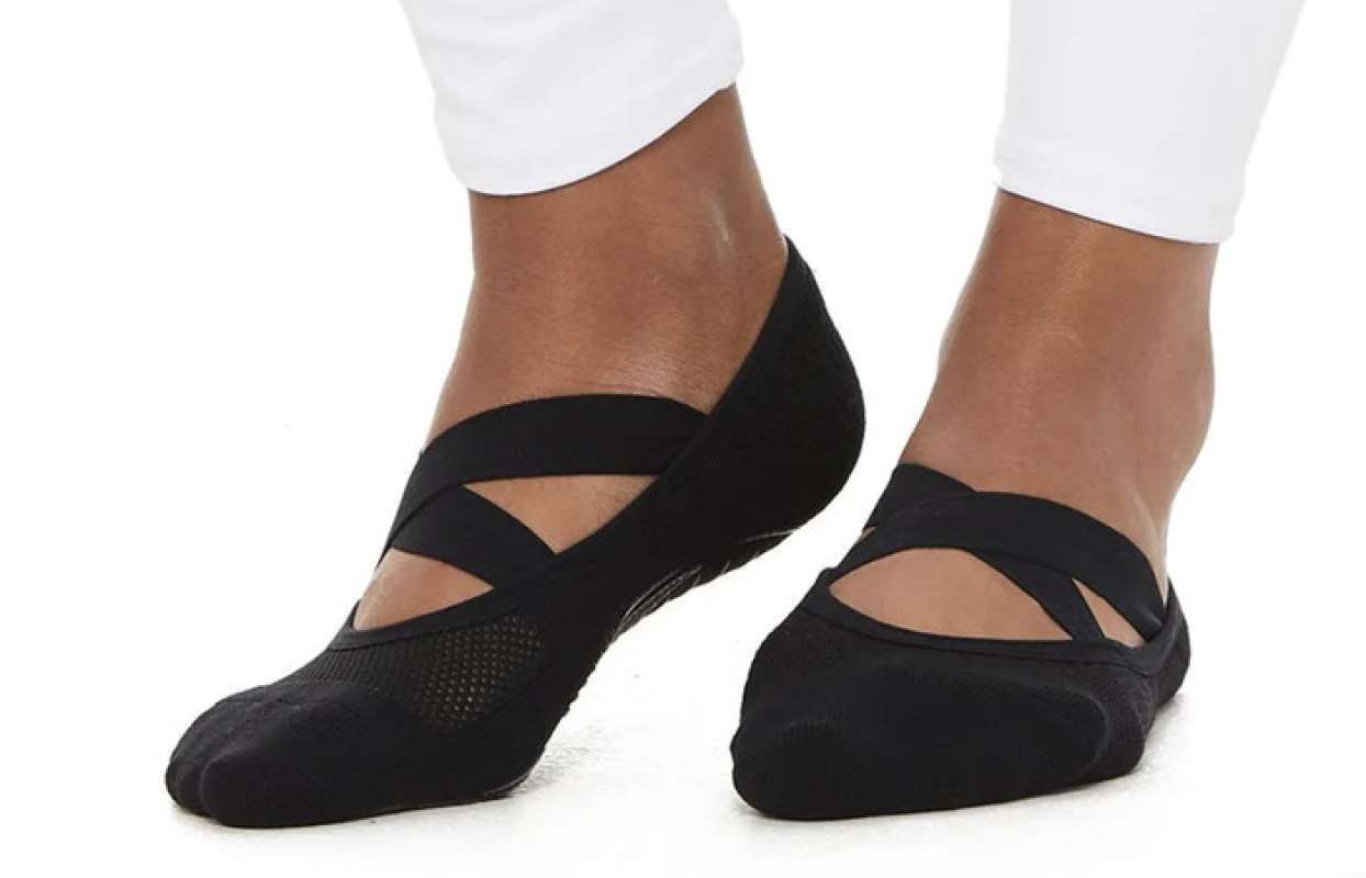 alo yoga - pivot barre socks - black s/m