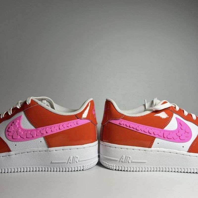 Air force 1 lv8 valentine's day junior top