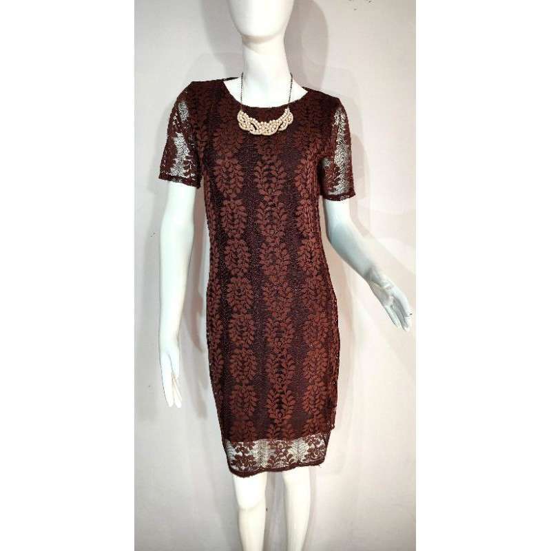 Simple brokat dress sales