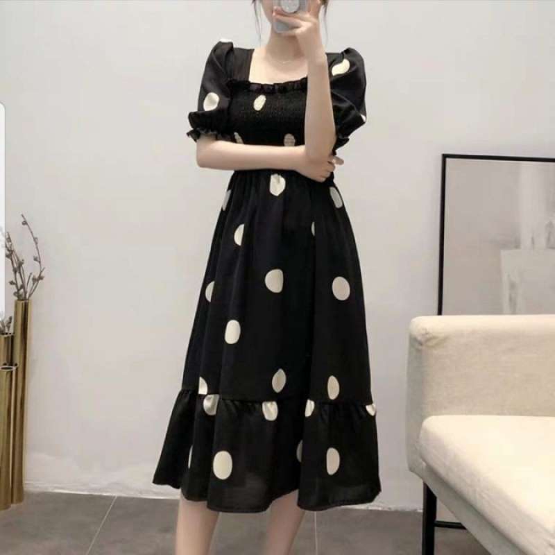 Gaun polkadot 2025