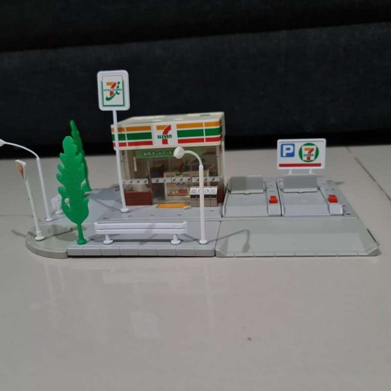 Jual Tomica Town Seven Eleven 711 Di Seller Lucca Brick House