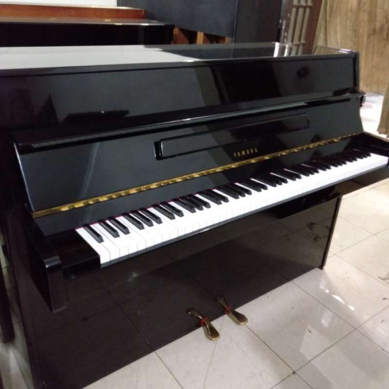 Yamaha lu80 store upright piano