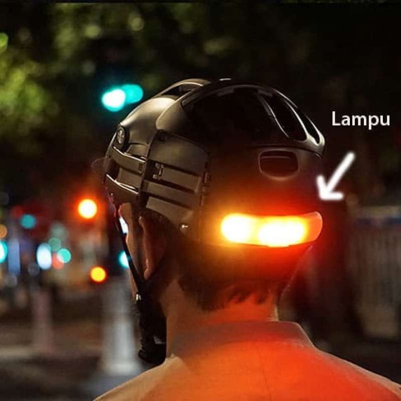 Helmet with indicator light 2025