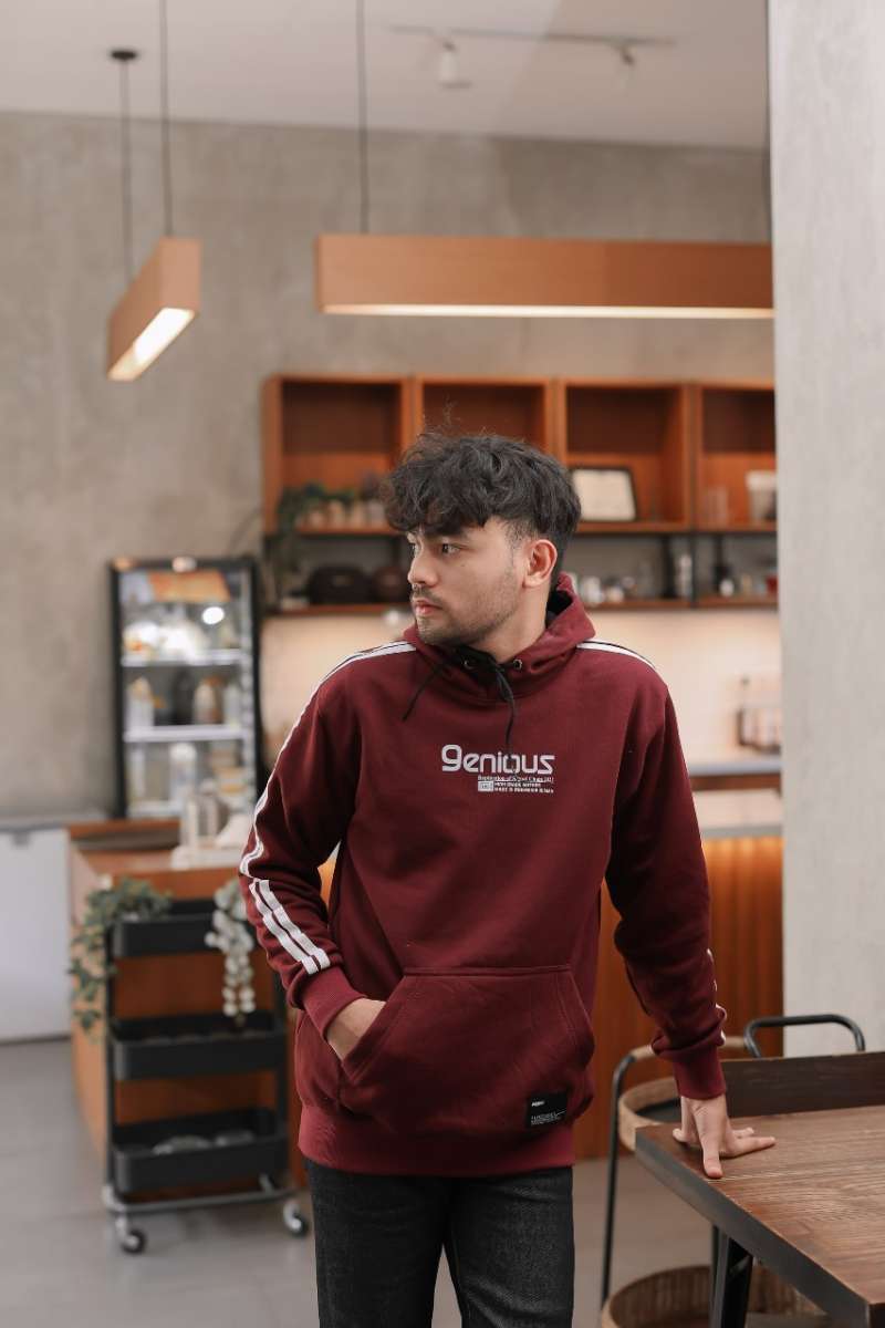 Maroon sweater hoodie top