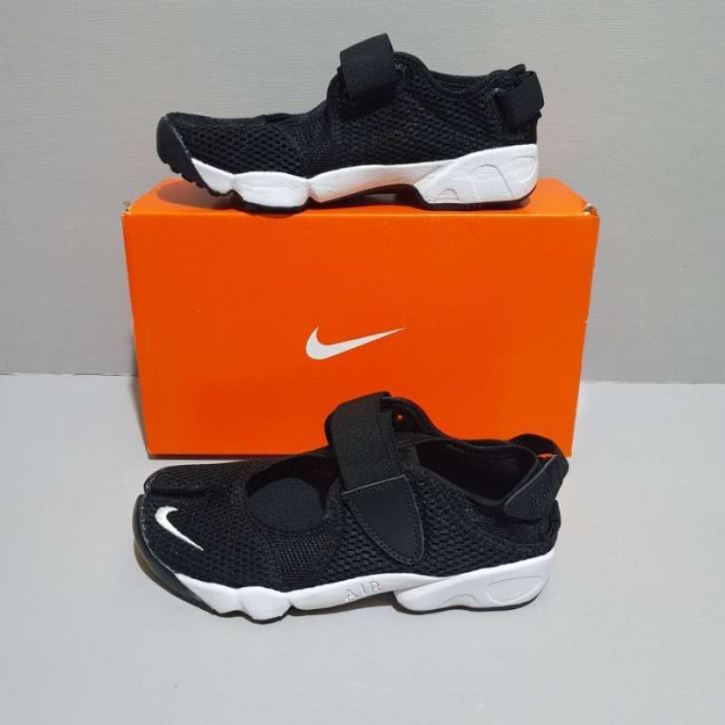 Sepatu top nike ninja
