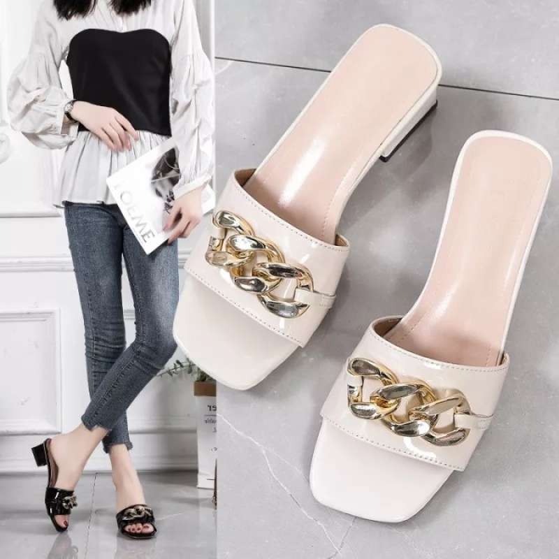 Sandal flat wanita branded 2025