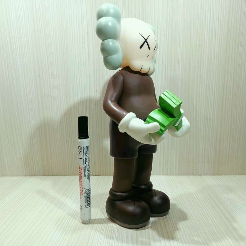 Jual kaws toys online