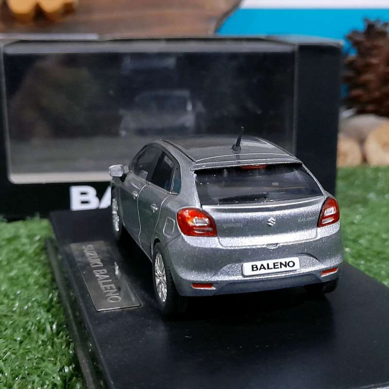 Jual Diecast Miniatur Suzuki Baleno skala 1 43 di Seller