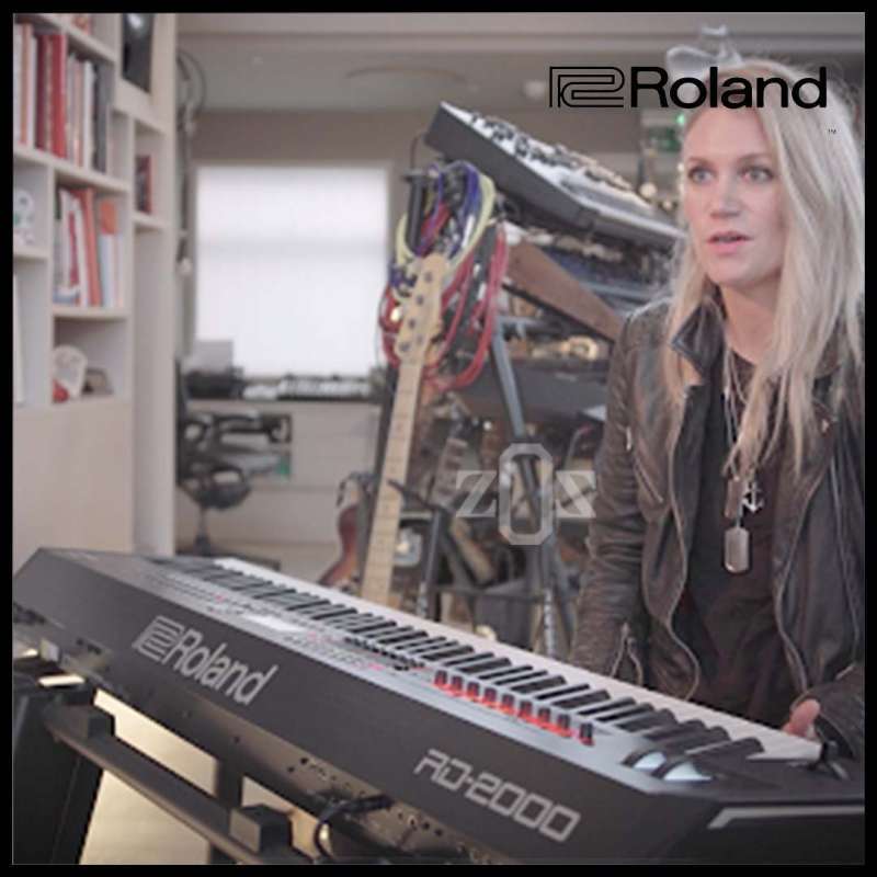 Piano Digital Roland RD 2000 88 Keys Stage Professional Performer