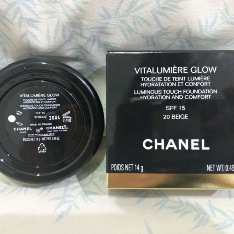 Chanel Vitalumiere Glow Luminous Touch Foundation Hydration And Comfort SPF  15 - # 30 Beige 14g/0.49oz : : Beauty
