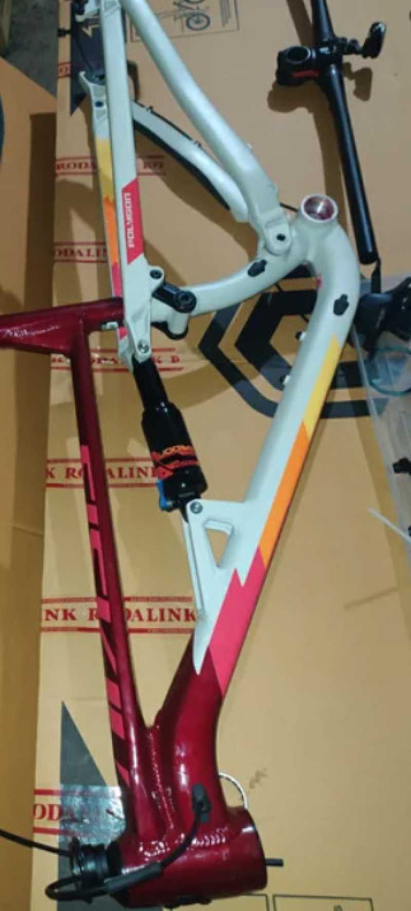Frame polygon siskiu store d5