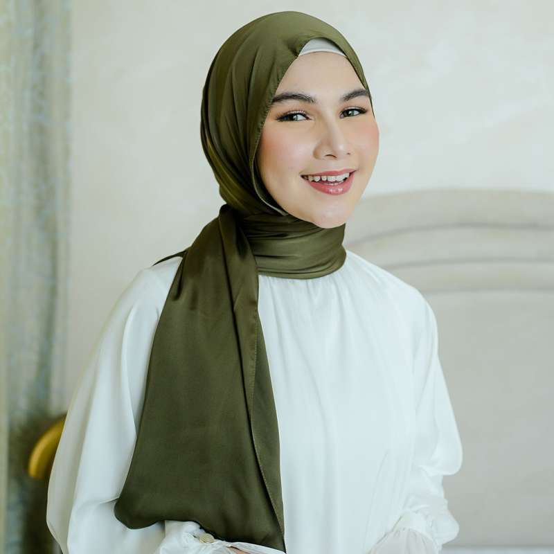 Jinsiy ogil yalangoch onaga josuslik qilmoqda