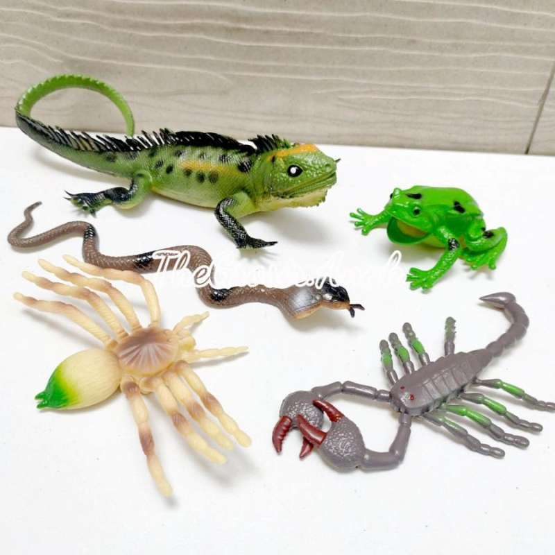 Lizard Iguana  - Laser Cut Out Unfinished Wood Craft Shape REP13