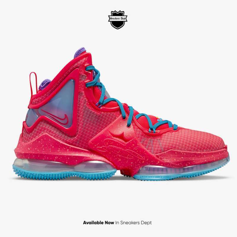 Sepatu basket shop nike lebron