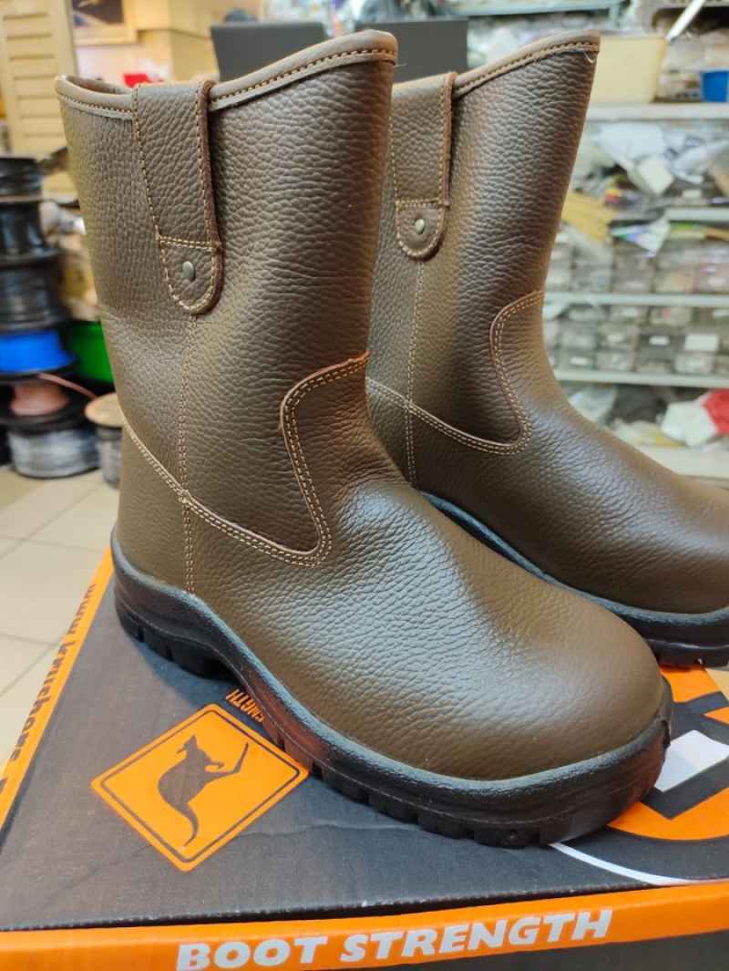 Safety top shoes krusher