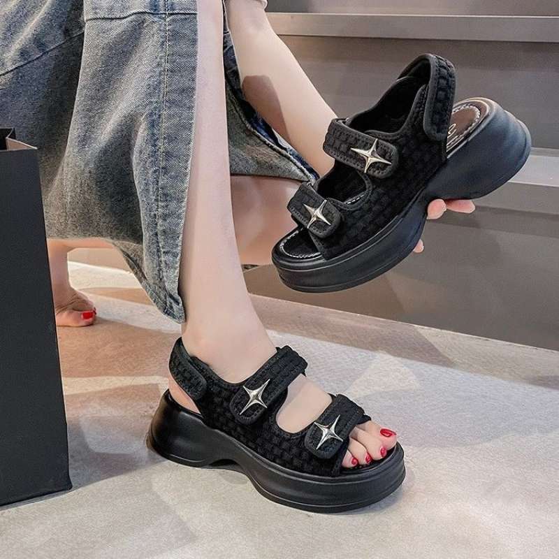 Sandal shop docmart wanita