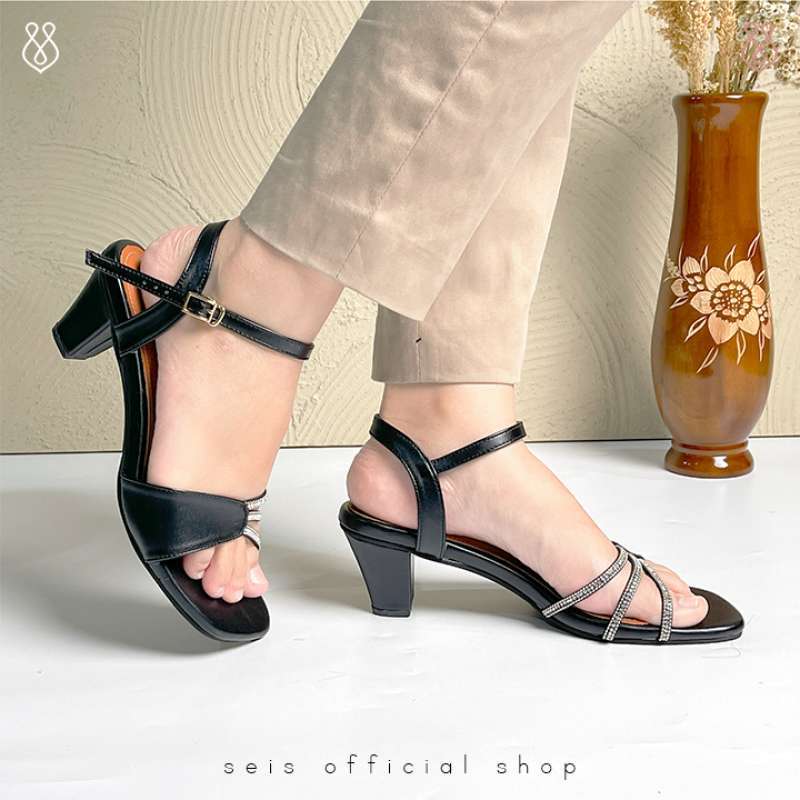 Sepatu high heels 2 cm shop