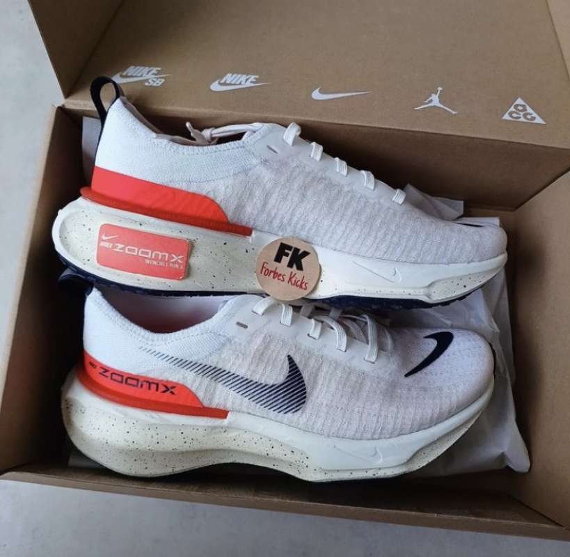 nike zoomx invincible run flyknit white