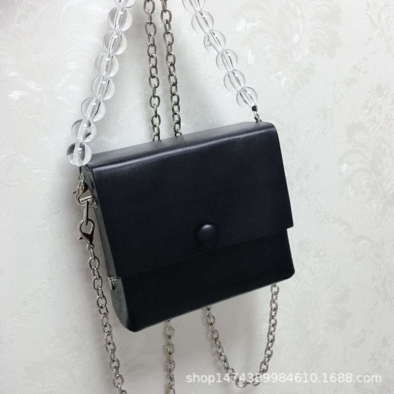 Retro tas 2025