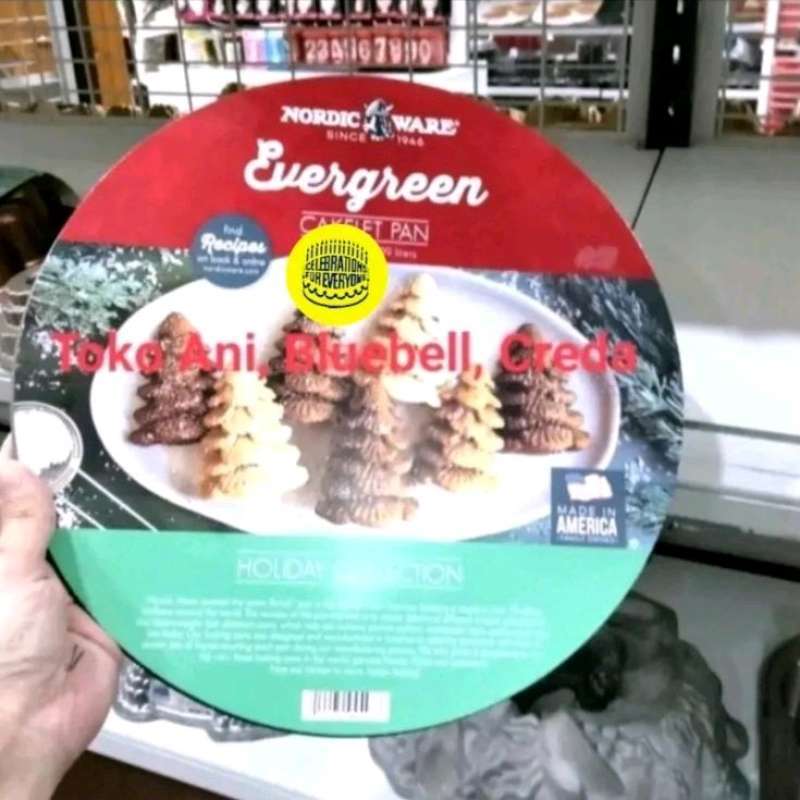 Nordic Ware Evergreen Cakelet Pan 