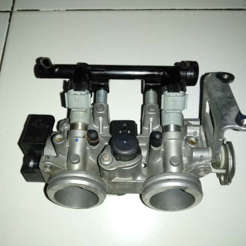 Throttle sales body r25