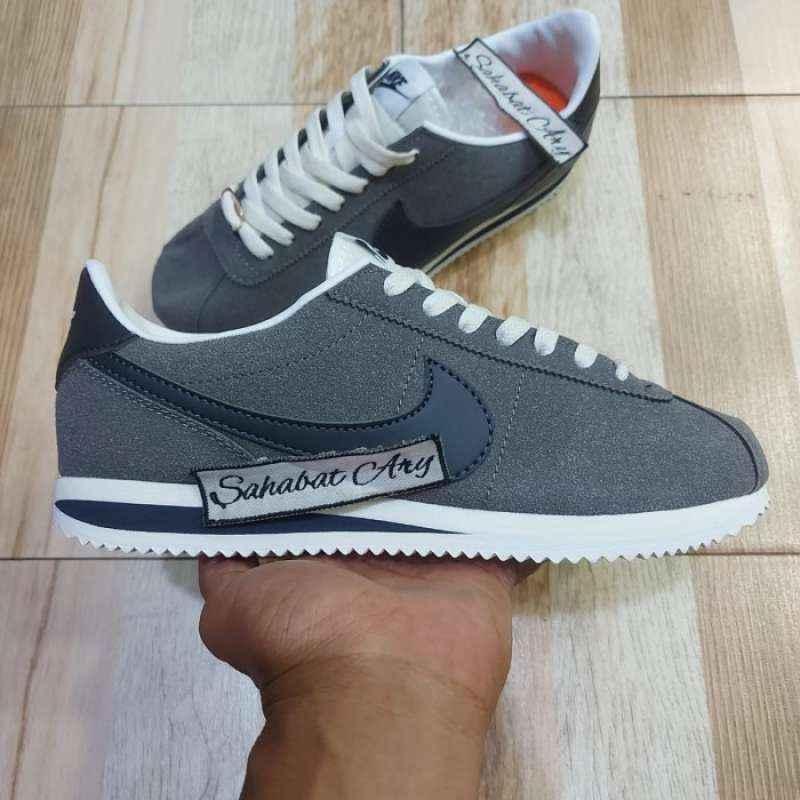Sepatu cortez hot sale