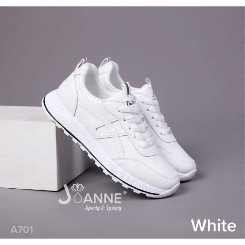 Sepatu Leather Sneakers Shoes A701