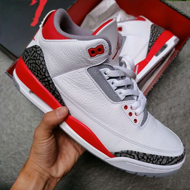 Air Jordan 3 Retro Fire Red 2022 white black