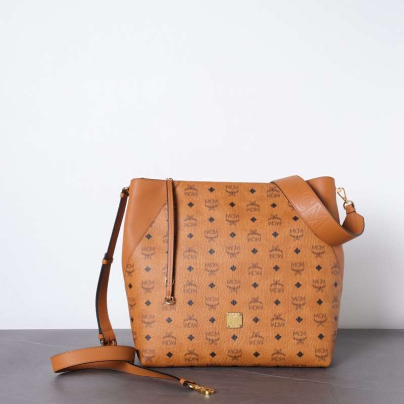 Mcm large hotsell klara hobo
