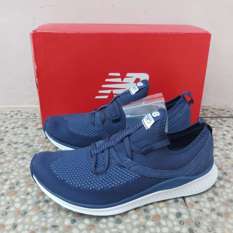 Jual Sepatu New Balance running Men MLAZRCN dijamin 100 original