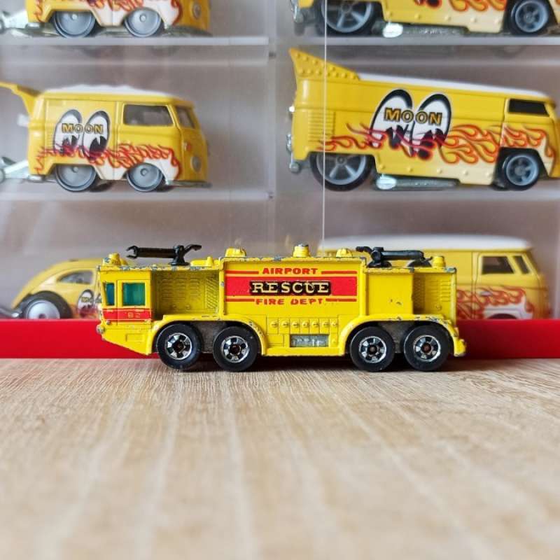 Hot wheels shop airport rescue