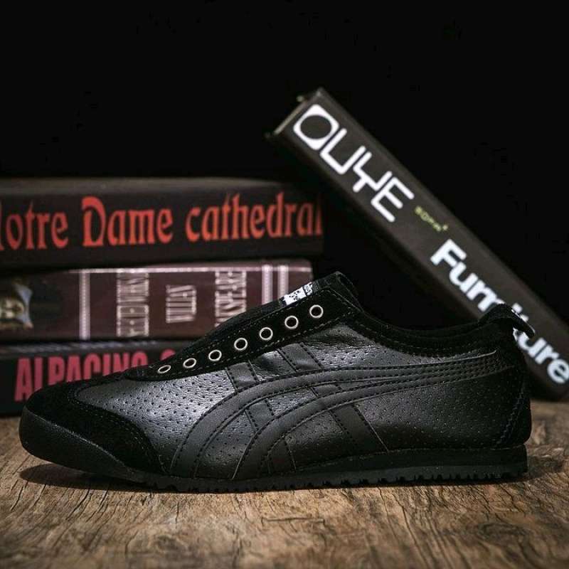 Onitsuka tiger slip on hitam hotsell