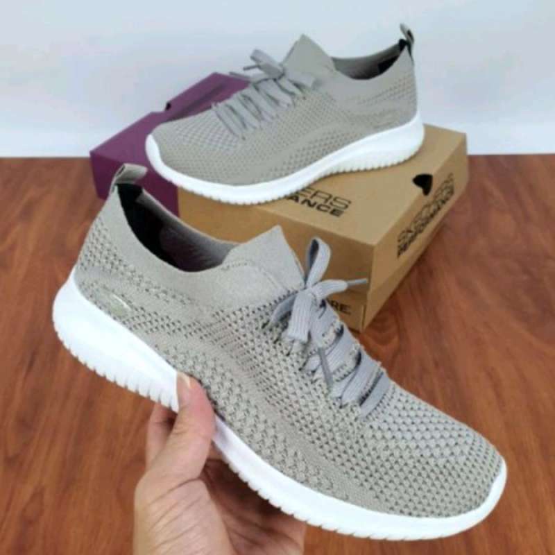 Skechers deals statement sneakers
