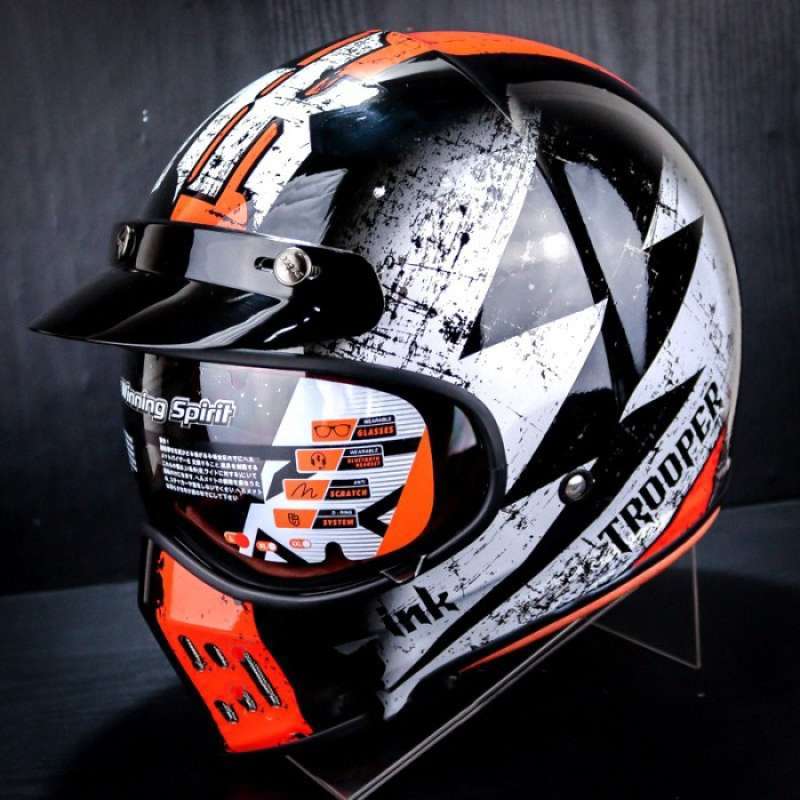 Helm deals retro ink