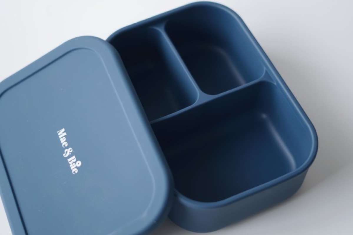 Promo (NEW) Mae & Bae Premium Silicone Lunch Box - Navy TERBARU - Navy  Diskon 3% di Seller SN jaya abadi - Cengkareng Timur, Kota Jakarta Barat |  Blibli