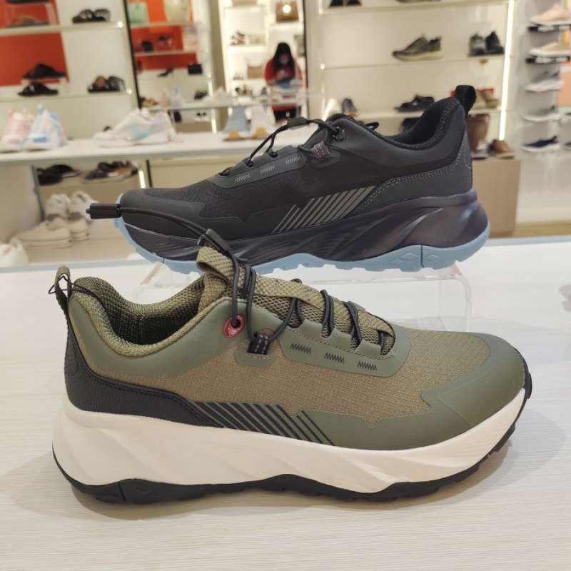Sepatu hot sale sneakers bata
