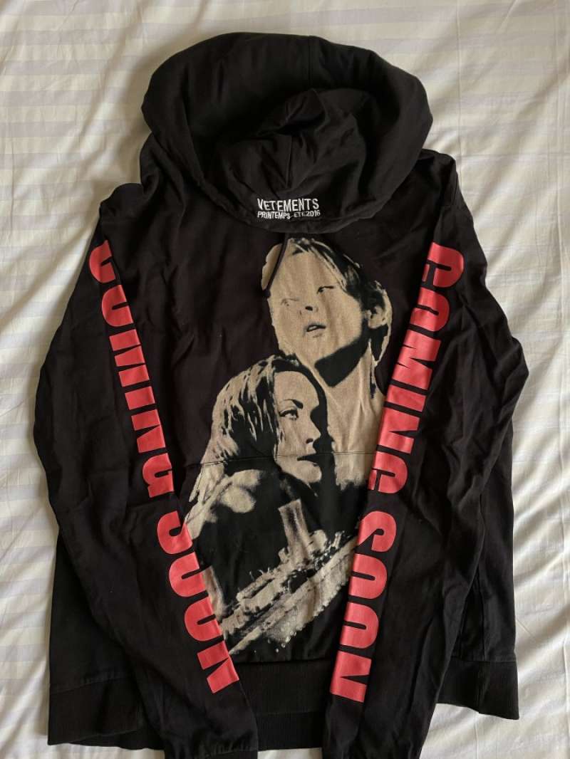 Vetements store titanic hoodie