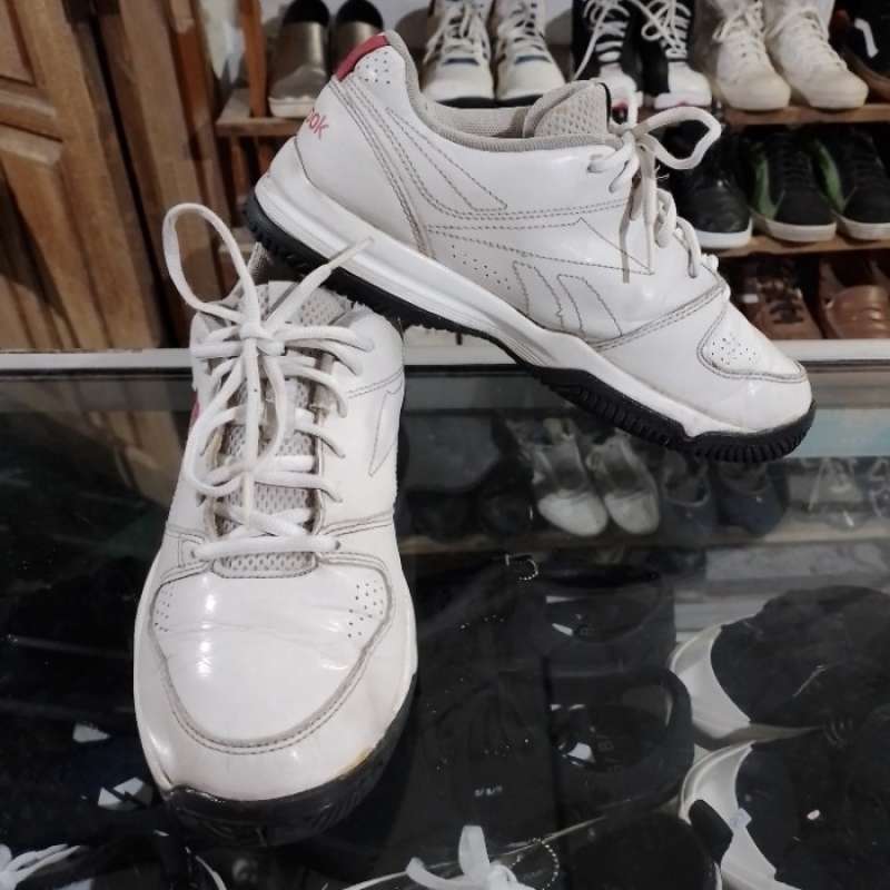 Jual sepatu reebok tenis court vision size 39 made in indonesia di