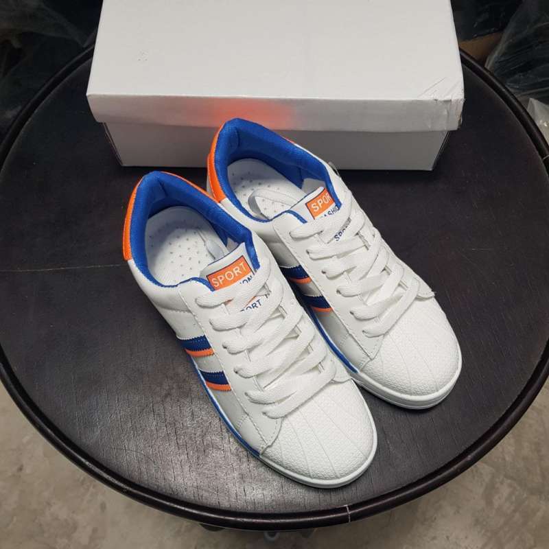 Shoes with hot sale two stripes