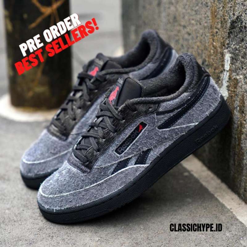 Deal x reebok store